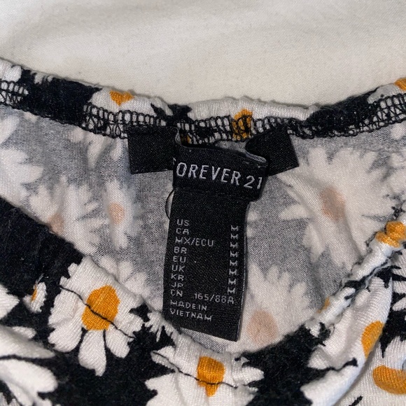Forever 21 sunflower patterned cropped shirt - Picture 2 of 2